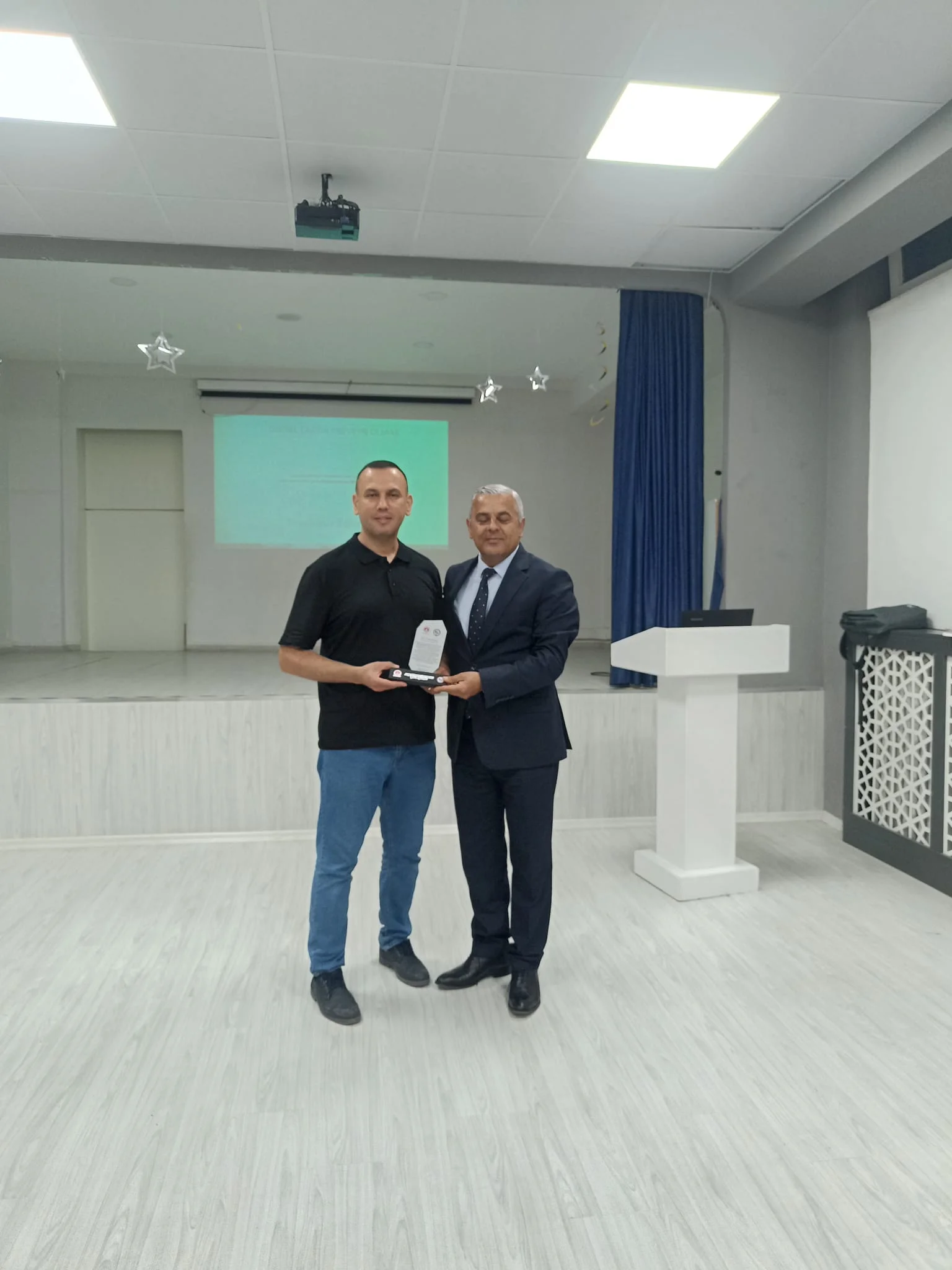 "Dijital Ebeveynlik" konulu veli semineri gerçekleştirildi